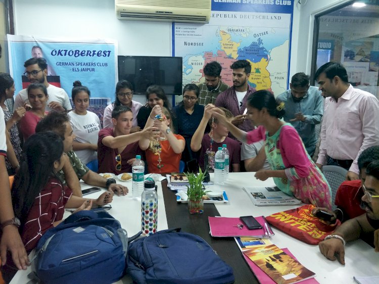 विदेशी भाषा सीख बनाएं बेहतर करिअर